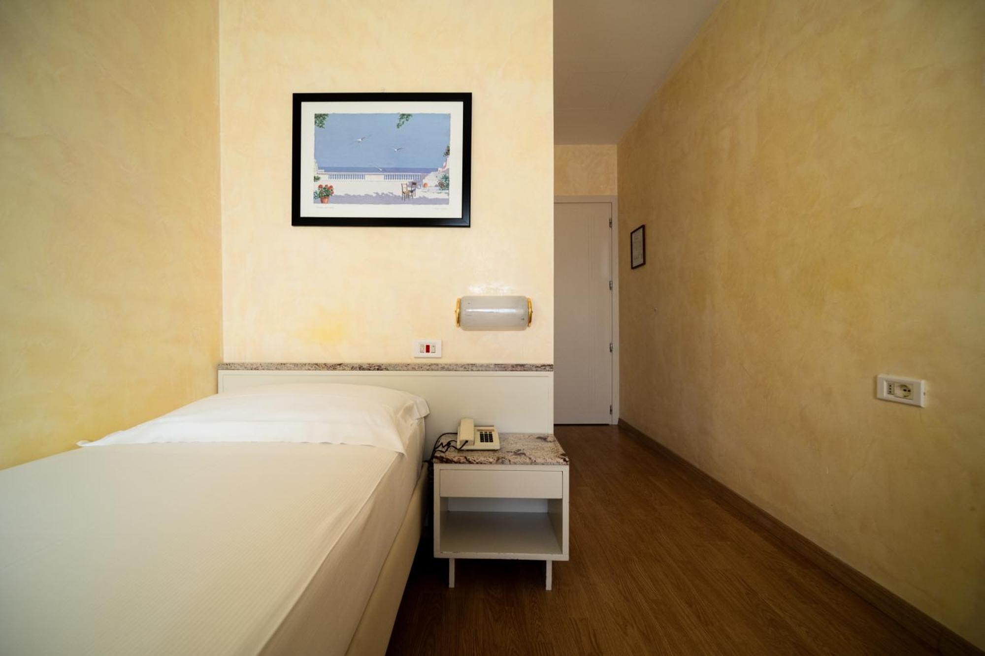 Hotel Rosabianca Rimini Exterior foto